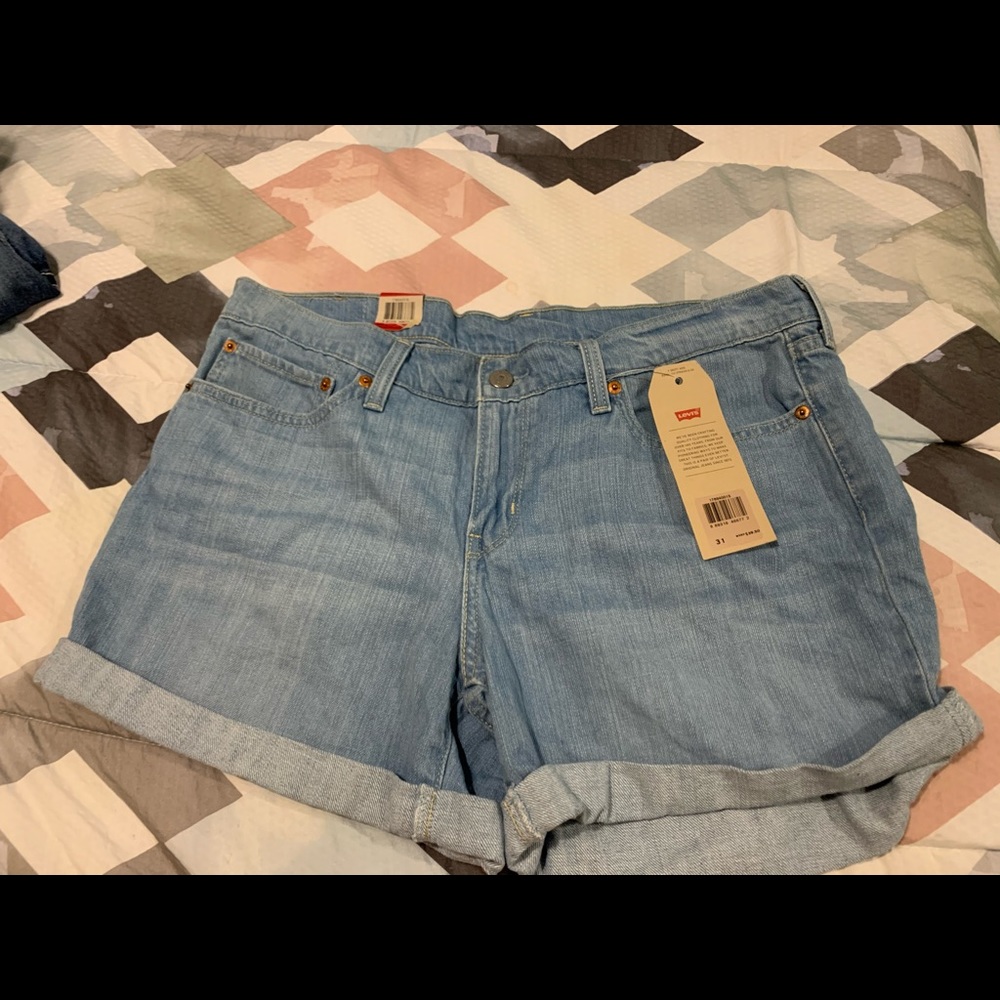 A BRAND NEW pair of Levi’s Shorts!!
